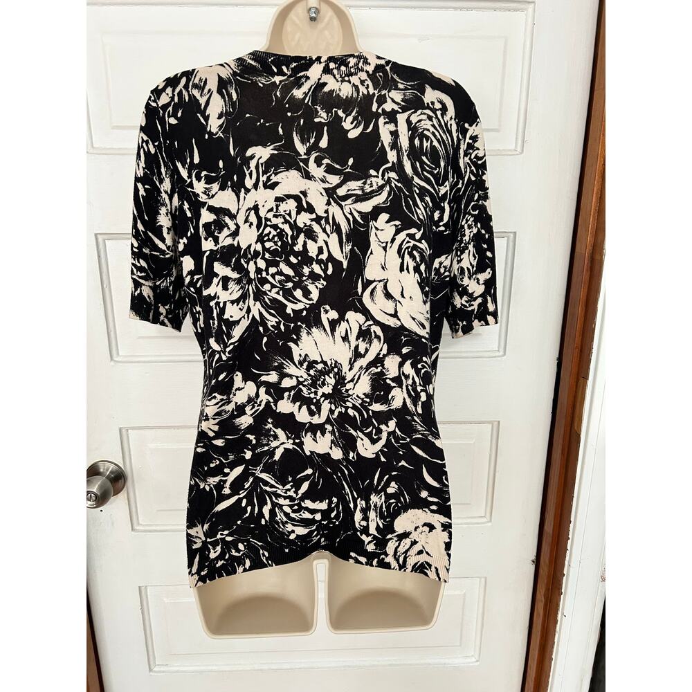 Talbots Black and White Floral Cardigan Short Sleeve V Neck Button Size Medium P - Picture 6 of 10